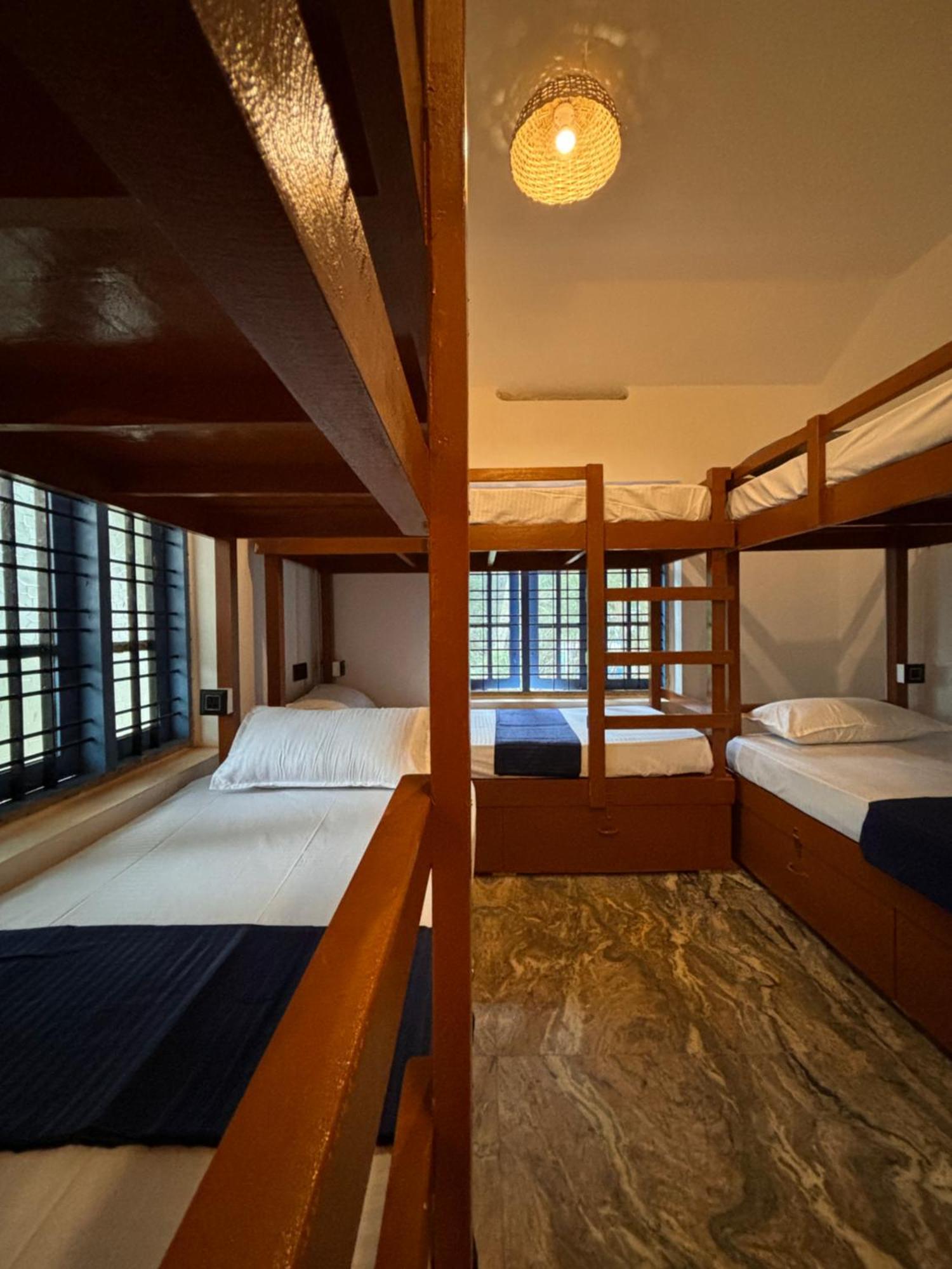 Barefoot Hostels, バルカラ エクステリア 写真