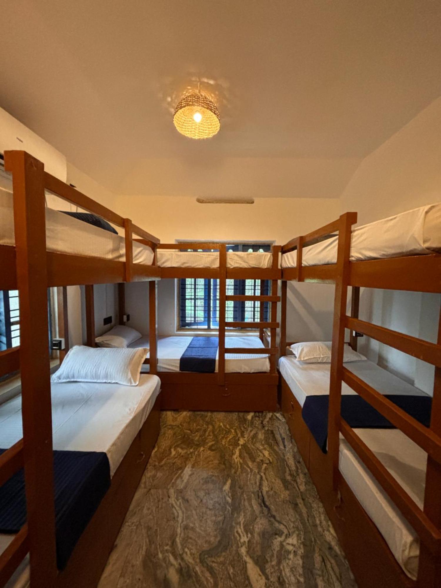 Barefoot Hostels, バルカラ エクステリア 写真