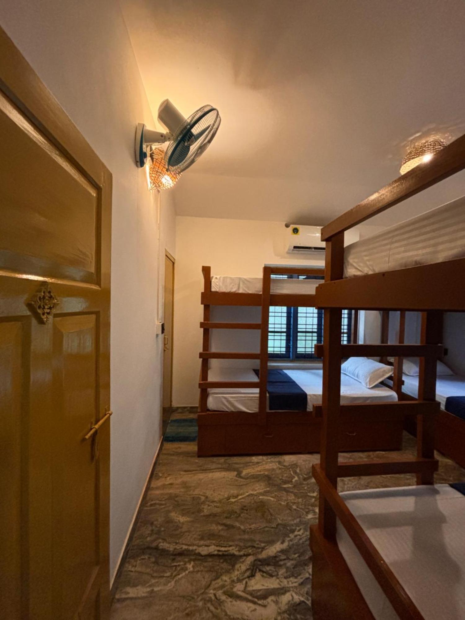 Barefoot Hostels, バルカラ エクステリア 写真